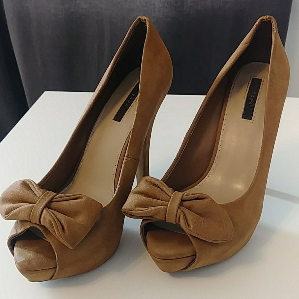 ZARA | Brown leather bowtie heels